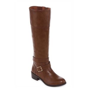 Brown riding boots. (PRICE FIRM)